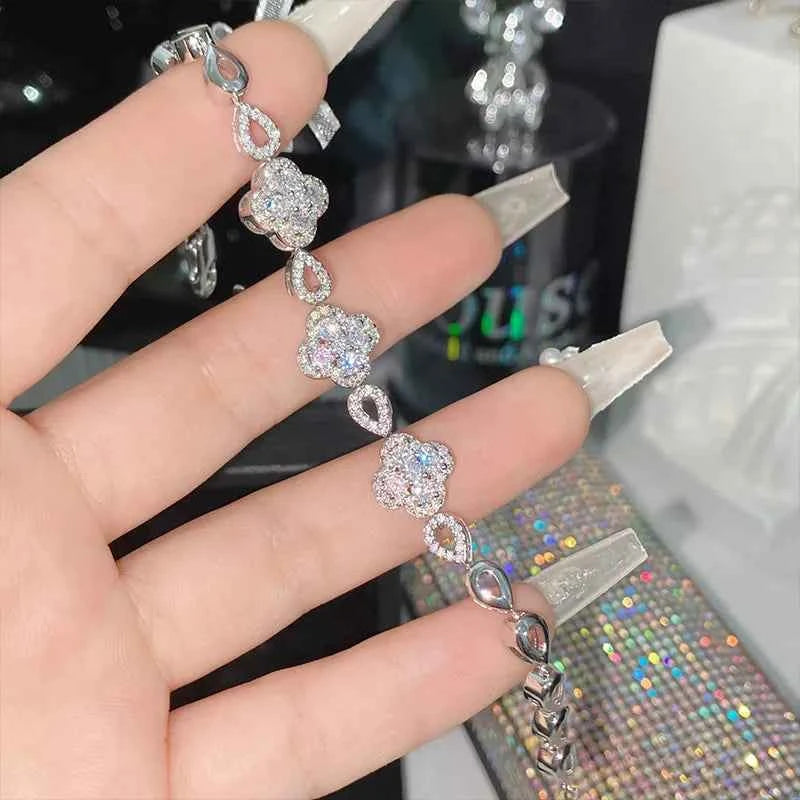 Four petal flower bracelet