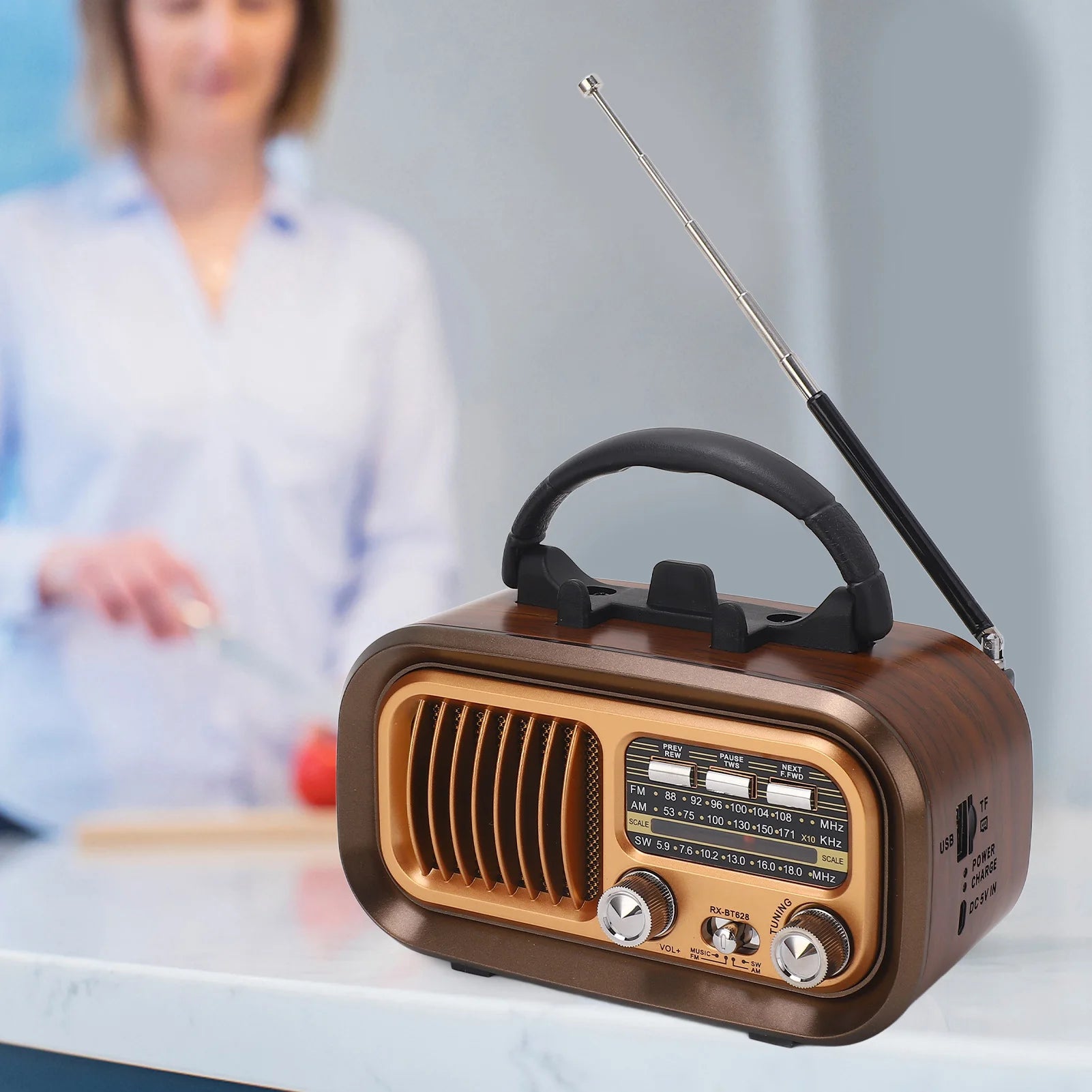 DFShop Vintage Bluetooth Radio Speaker - Retro Design - DFShop